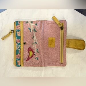 🔥Fossil Pink and Yellow Women's Wallet. EUC🔥
